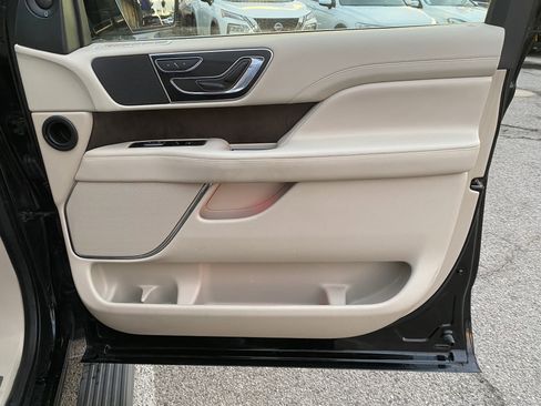 Used 2018 Lincoln Navigator L Select w/ Cargo Package image 30