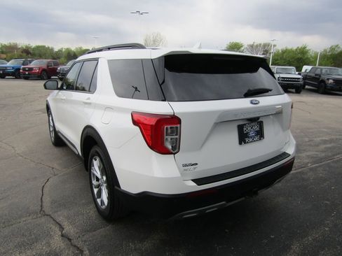 Used 2024 Ford Explorer XLT w/ Equipment Group 202A AWD/4WD image 4
