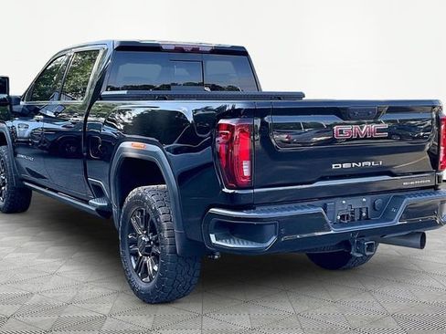 Used 2022 GMC Sierra 2500 Denali w/ Denali Black Diamond Edition AWD/4WD image 4