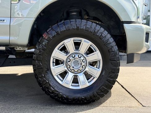 Used 2019 Ford F250 Platinum w/ Platinum Ultimate Package image 14