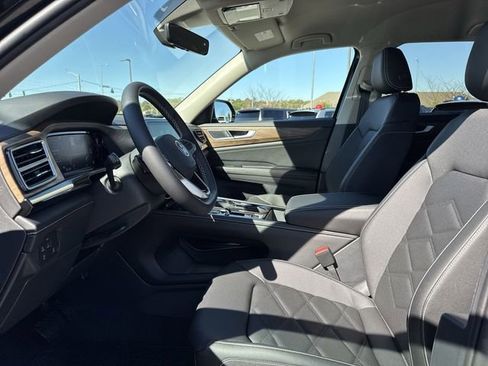 New 2026 Volkswagen Atlas SE FWD image 12