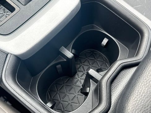 Used 2022 Toyota RAV4 XLE image 28