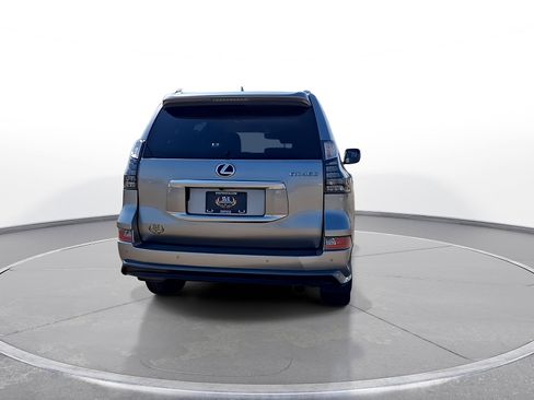 Used 2023 Lexus GX 460 Premium w/ Accessory Package AWD/4WD image 7