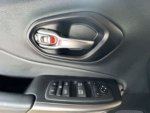 Used 2021 Jeep Cherokee Latitude Lux image 15