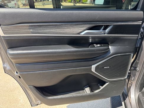 Used 2022 Jeep Wagoneer Series II w/ Premium Group I image 28