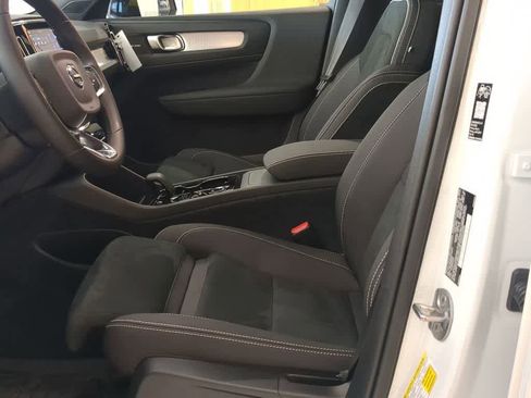 New 2026 Volvo XC40 B5 Ultra w/ Protection Package Premier image 15