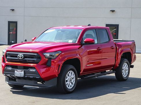 Certified 2025 Toyota Tacoma SR5 RWD image 3