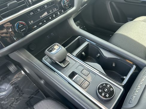 Used 2025 Nissan Pathfinder SV AWD/4WD image 26
