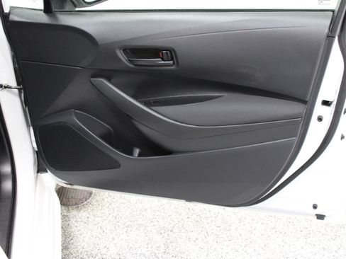 Used 2026 Toyota Corolla LE FWD image 32