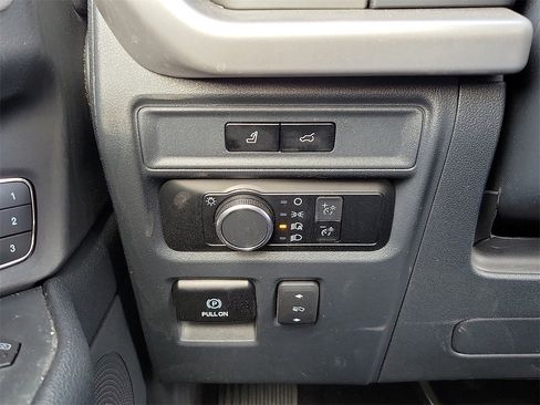 Used 2022 Ford Expedition XLT image 15