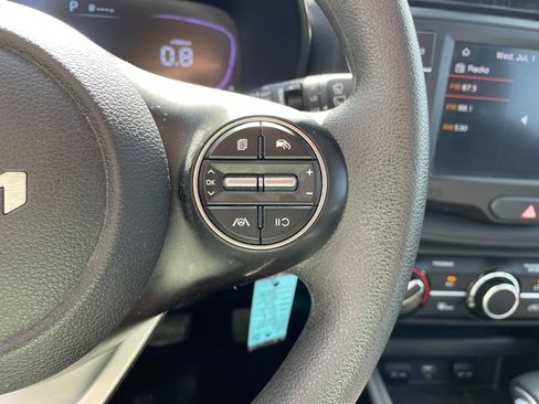 Used 2025 Kia Soul LX FWD image 23