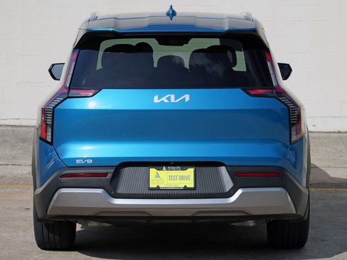 Used 2025 Kia EV9 Wind AWD/4WD image 52