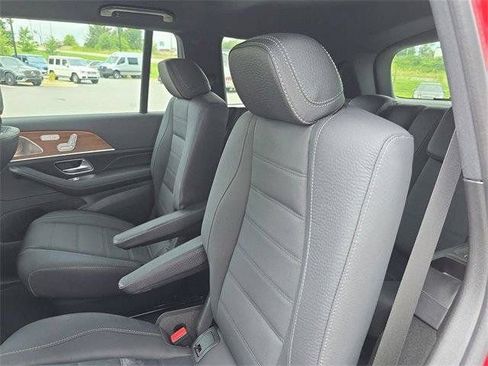 Used 2025 Mercedes-Benz GLS 450 4MATIC image 17