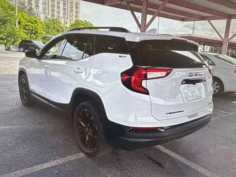 Used 2022 GMC Terrain SLT w/ Infotainment Package II AWD/4WD image 5