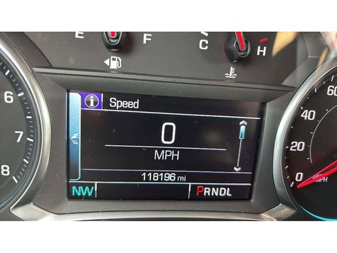 Used 2018 Chevrolet Equinox LT w/ Sun & Infotainment Package image 16