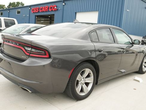 Used 2016 Dodge Charger SXT RWD image 6