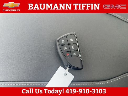 Used 2025 Chevrolet Tahoe Z71 w/ Comfort Package AWD/4WD image 26