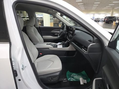 New 2026 Toyota Grand Highlander AWD image 7