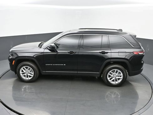 New 2025 Jeep Grand Cherokee Laredo X w/ Luxury Tech Group I image 16