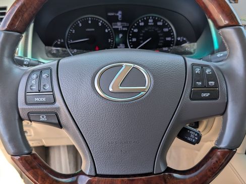 Used 2017 Lexus LS 460 w/ Comfort Package RWD image 18