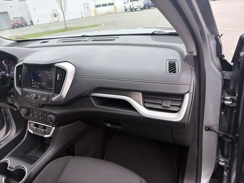 Used 2024 GMC Terrain SLE AWD/4WD image 30