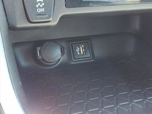 Used 2024 Toyota RAV4 XLE FWD image 5