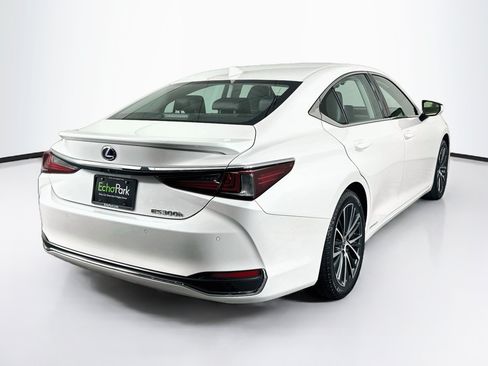 Used 2022 Lexus ES 300h w/ Premium Package FWD image 9