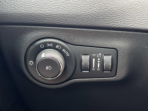 Used 2017 Jeep Compass Latitude w/ Popular Equipment Group AWD/4WD image 23