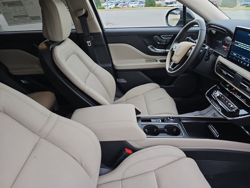 New 2026 Lincoln Corsair Reserve image 10