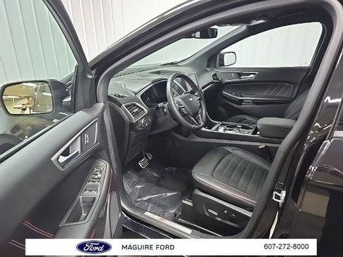 Certified 2022 Ford Edge ST-Line w/ Class II Trailer Tow Package image 31