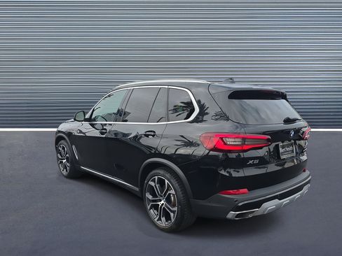 Used 2021 BMW X5 sDrive40i w/ Premium Package image 4