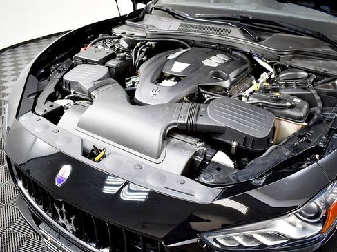 Used 2017 Maserati Ghibli image 17