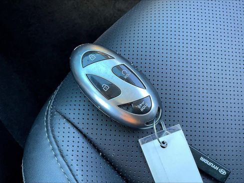 Used 2024 Hyundai Kona Limited image 13