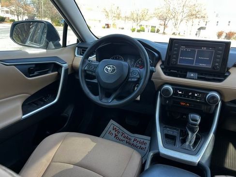 Used 2019 Toyota RAV4 LE image 29