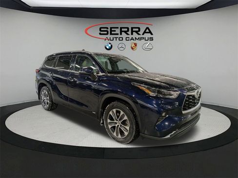 Used 2022 Toyota Highlander XLE image 11