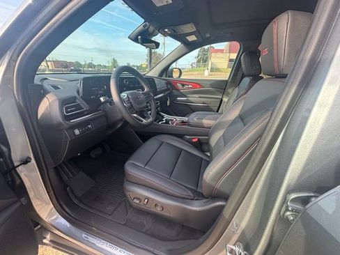 New 2026 Chevrolet Traverse Z71 w/ Driver Confidence Package image 11