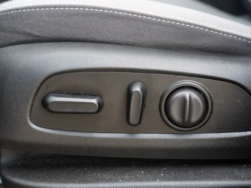 Used 2021 Chevrolet Equinox LT image 15