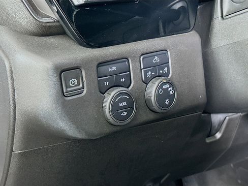 Used 2024 Chevrolet Silverado 1500 LT image 16