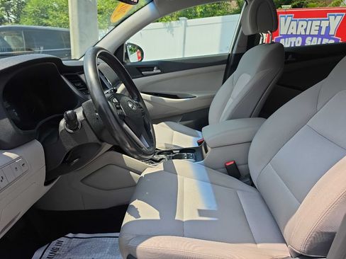 Used 2018 Hyundai Tucson Value AWD/4WD image 16