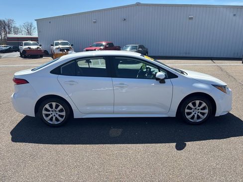 Used 2022 Toyota Corolla LE FWD image 8