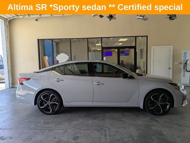 Certified 2023 Nissan Altima 2.5 SR FWD image 3