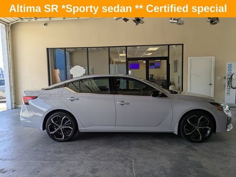Certified 2023 Nissan Altima 2.5 SR FWD image 3