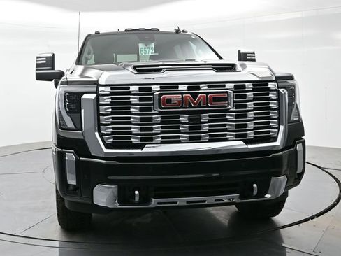 Used 2025 GMC Sierra 2500 Denali w/ Denali Reserve Package image 2