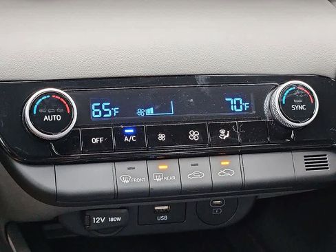 Used 2025 Hyundai Elantra Sport FWD image 12