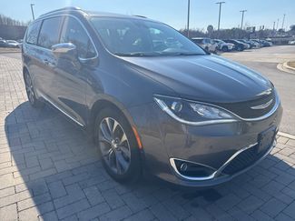 Used 2017 Chrysler Pacifica Limited w/ UConnect Theater Package video 2