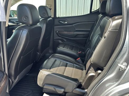 Used 2021 GMC Acadia Denali w/ Denali Ultimate Package AWD/4WD image 18