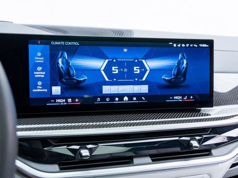 Used 2025 BMW X6 M Competition w/ Executive Package image 25