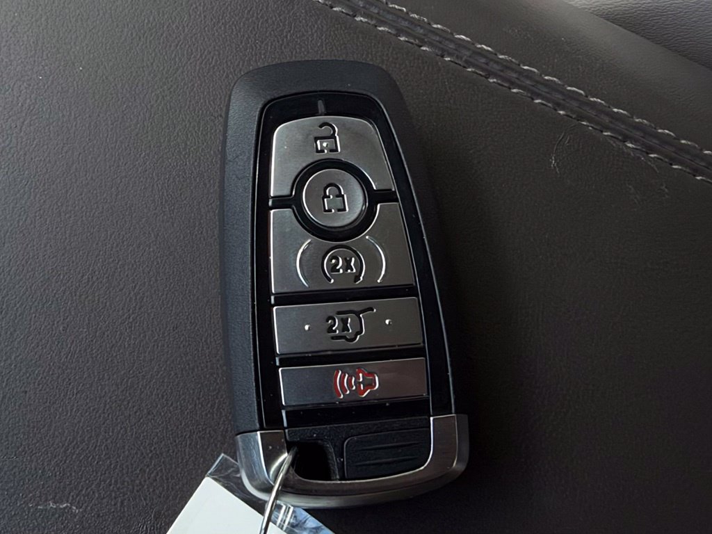 Used 2020 Ford Explorer Platinum w/ Premium Technology Package AWD/4WD image 28