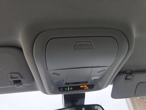 Used 2024 Chevrolet Equinox LT FWD image 9