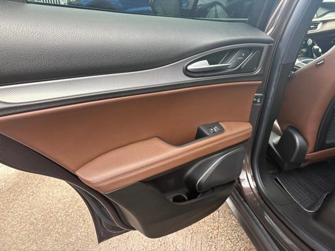 Used 2018 Alfa Romeo Stelvio Ti Sport image 9